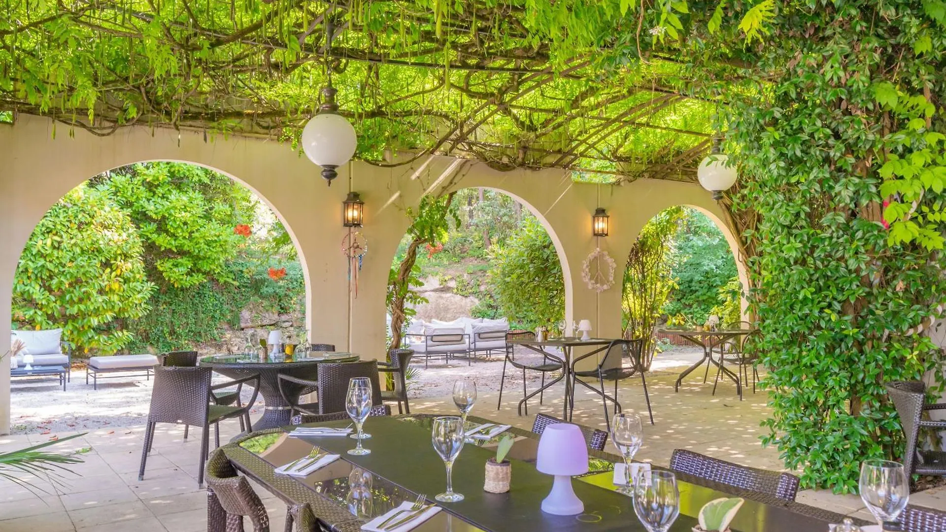 Mercure Antibes Sophia Antipolis Вальбон Отель